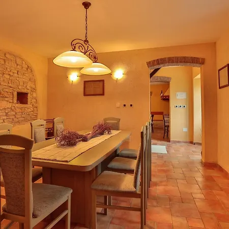Family Friendly House With A Swimming Pool Sveti Kirin, Istria - Sredisnja Istra - 23761 * Светвинченат