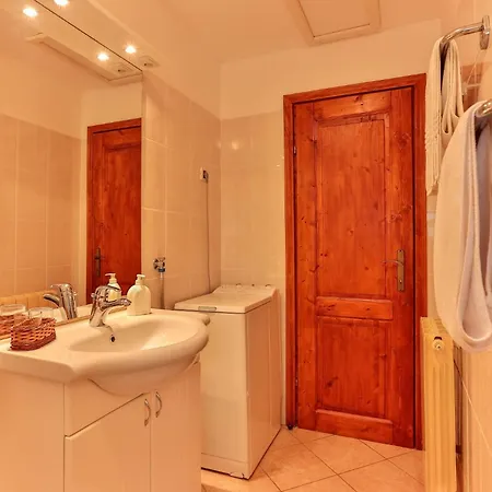 Дом отдыха Family Friendly House With A Swimming Pool Sveti Kirin, Istria - Sredisnja Istra - 23761 *