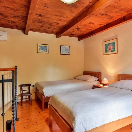 Дом отдыха Family Friendly House With A Swimming Pool Sveti Kirin, Istria - Sredisnja Istra - 23761 *
