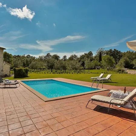 Дом отдыха Family Friendly House With A Swimming Pool Sveti Kirin, Istria - Sredisnja Istra - 23761 Светвинченат