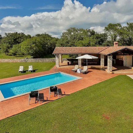 Family Friendly House With A Swimming Pool Sveti Kirin, Istria - Sredisnja Istra - 23761 * Светвинченат