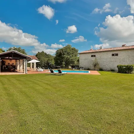 Family Friendly House With A Swimming Pool Sveti Kirin, Istria - Sredisnja Istra - 23761 Дом отдыха