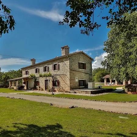 펜션 Family Friendly House With A Swimming Pool Sveti Kirin, Istria - Sredisnja Istra - 23761 *